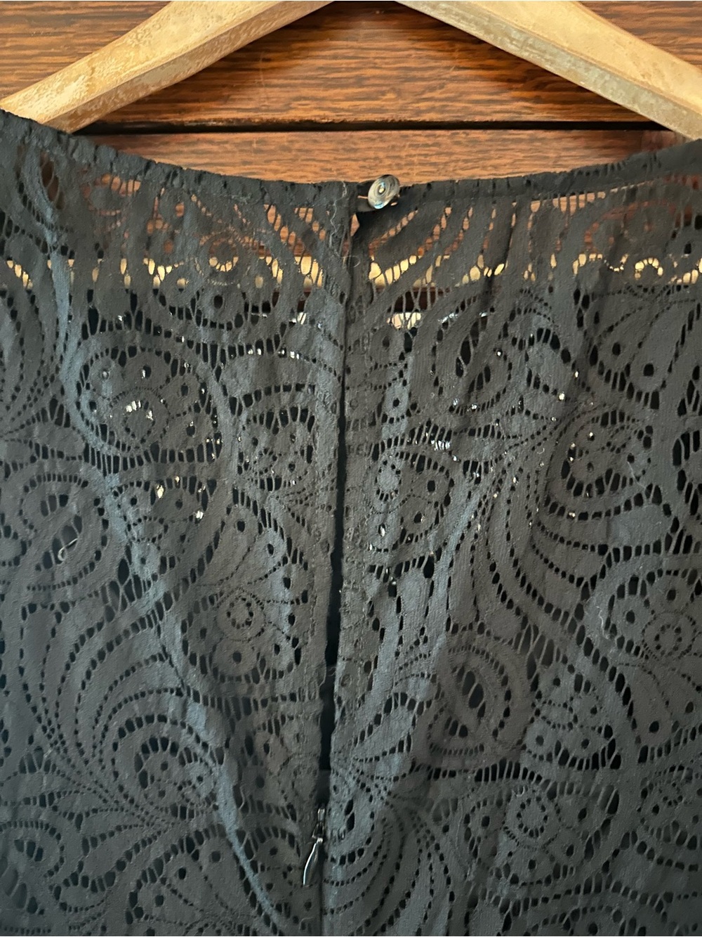 Trina Turk Elegant Black Lace Overlay Shift Dress Size 8 - Picture 7 of 14